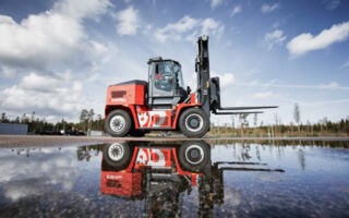 Powering the electric forklift switch