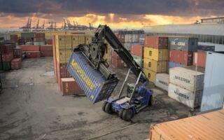 Kalmar Eco Reachstacker saving fuel at Vollers Hamburg GmbH